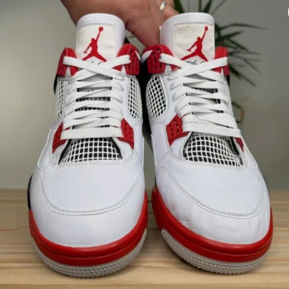 Jordan 4 Retro OG Mid Fire Red DC7770-160 - Picture 2 of 4